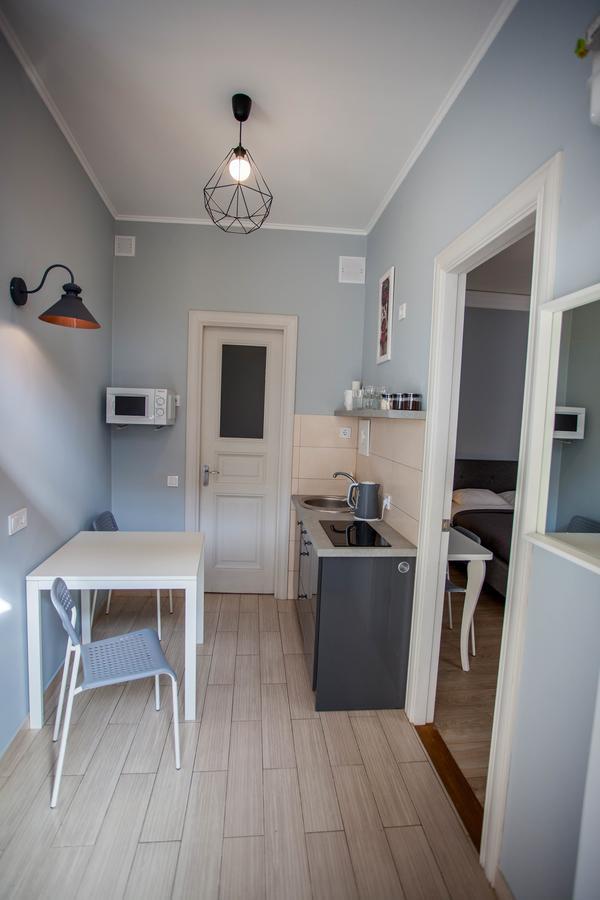 Apartamento Snizhna 4 Leópolis Exterior foto